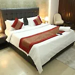 Divine India Service Apartment 4Bhkj-45