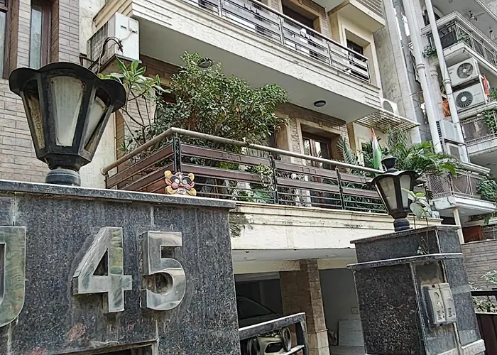 Divine India Service Apartment 4Bhkj-45