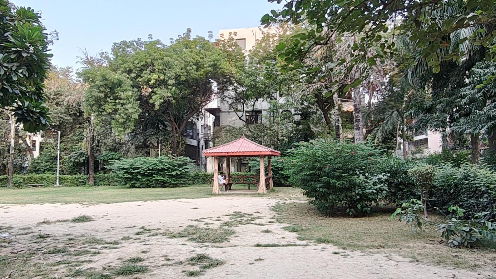 Divine India Service 4bhkj-45 Apartment New Delhi