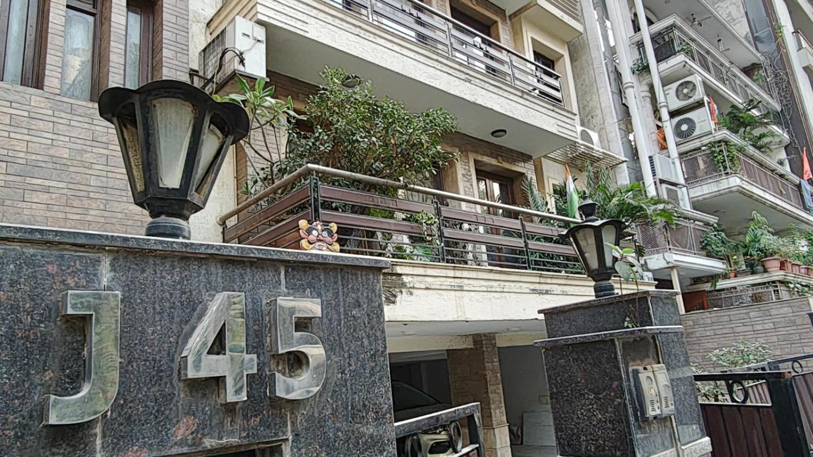 Divine India Service 4bhkj-45 Apartment New Delhi