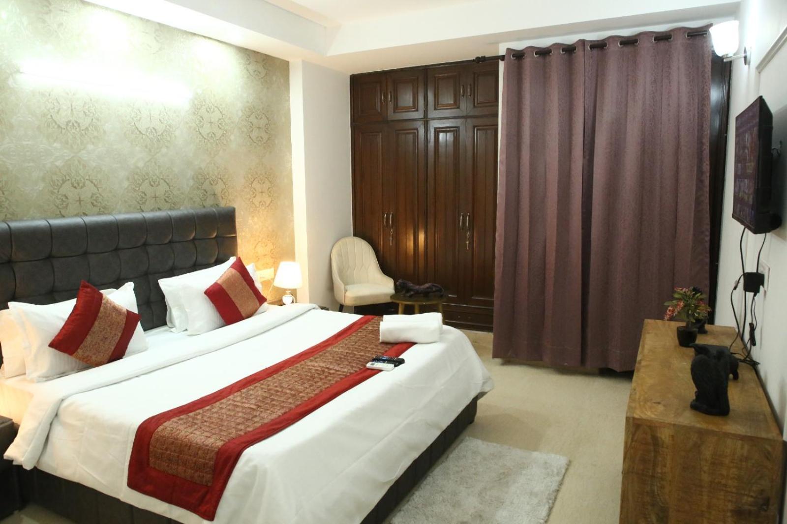 Apartment Divine India Service 4bhkj-45 New Delhi