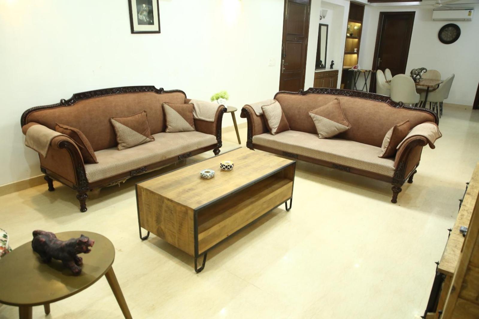 Apartment Divine India Service 4bhkj-45 New Delhi