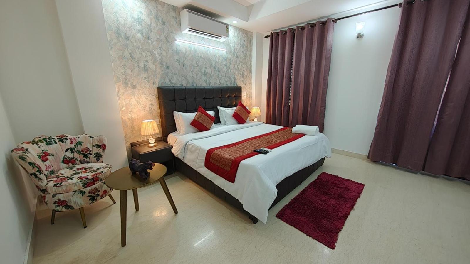 Divine India Service 4bhkj-45 Apartment